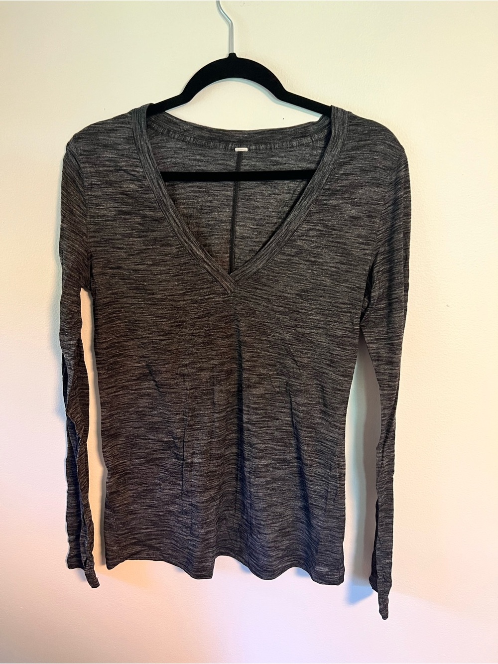 lululemon athletica Women's Long-Sleeve V-Neck Top - Heather Charcoal